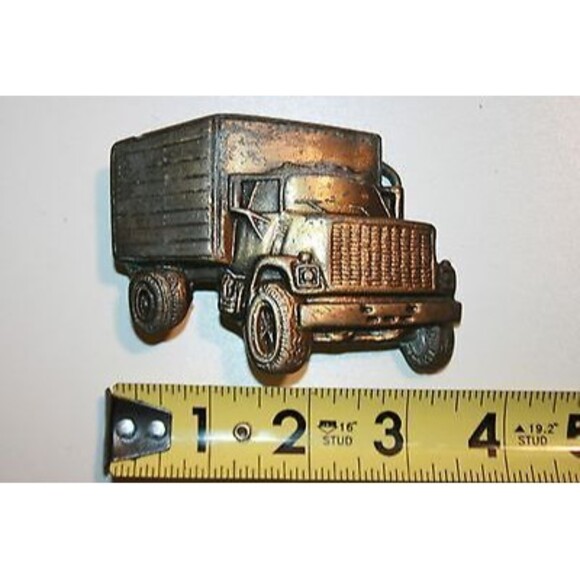 Vintage International Ford Box Trucker Big Rig 18 Wheeler Belt Buckle Semi - Picture 4 of 5